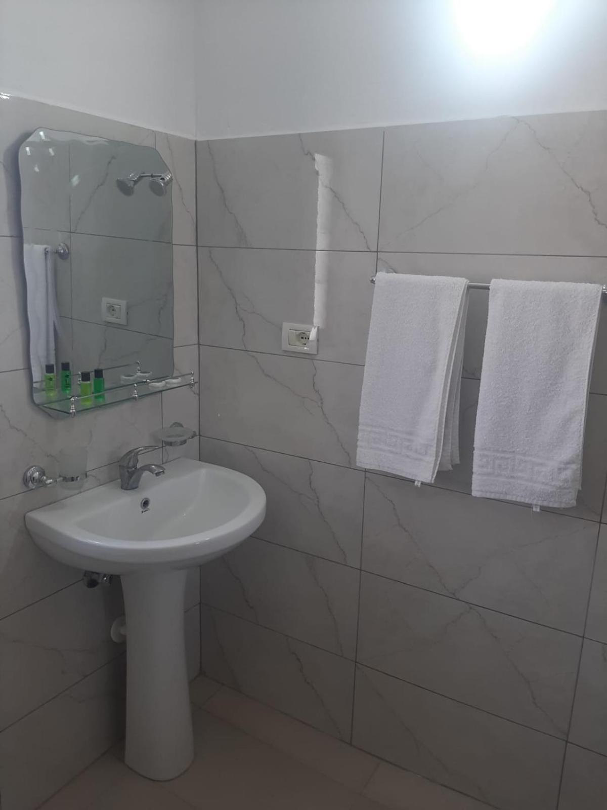 Vangert Apartment Berat Exterior photo