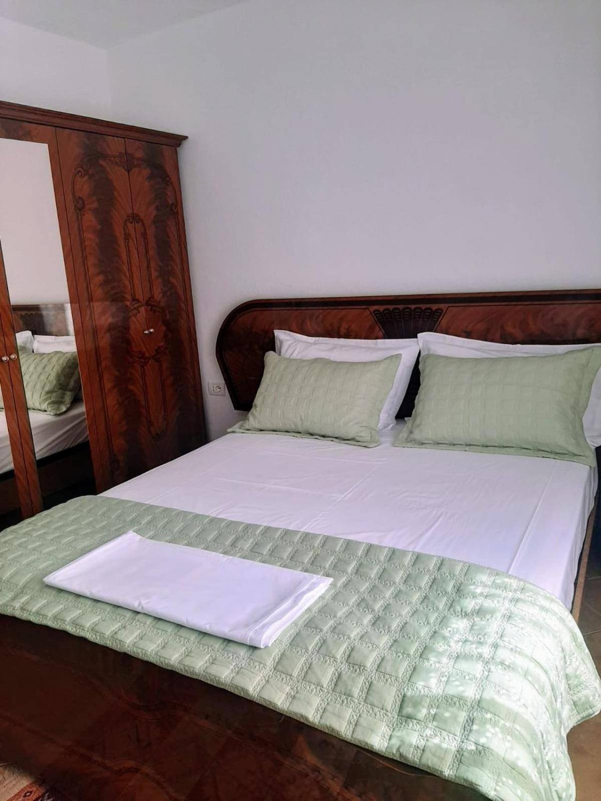 Vangert Apartment Berat Exterior photo